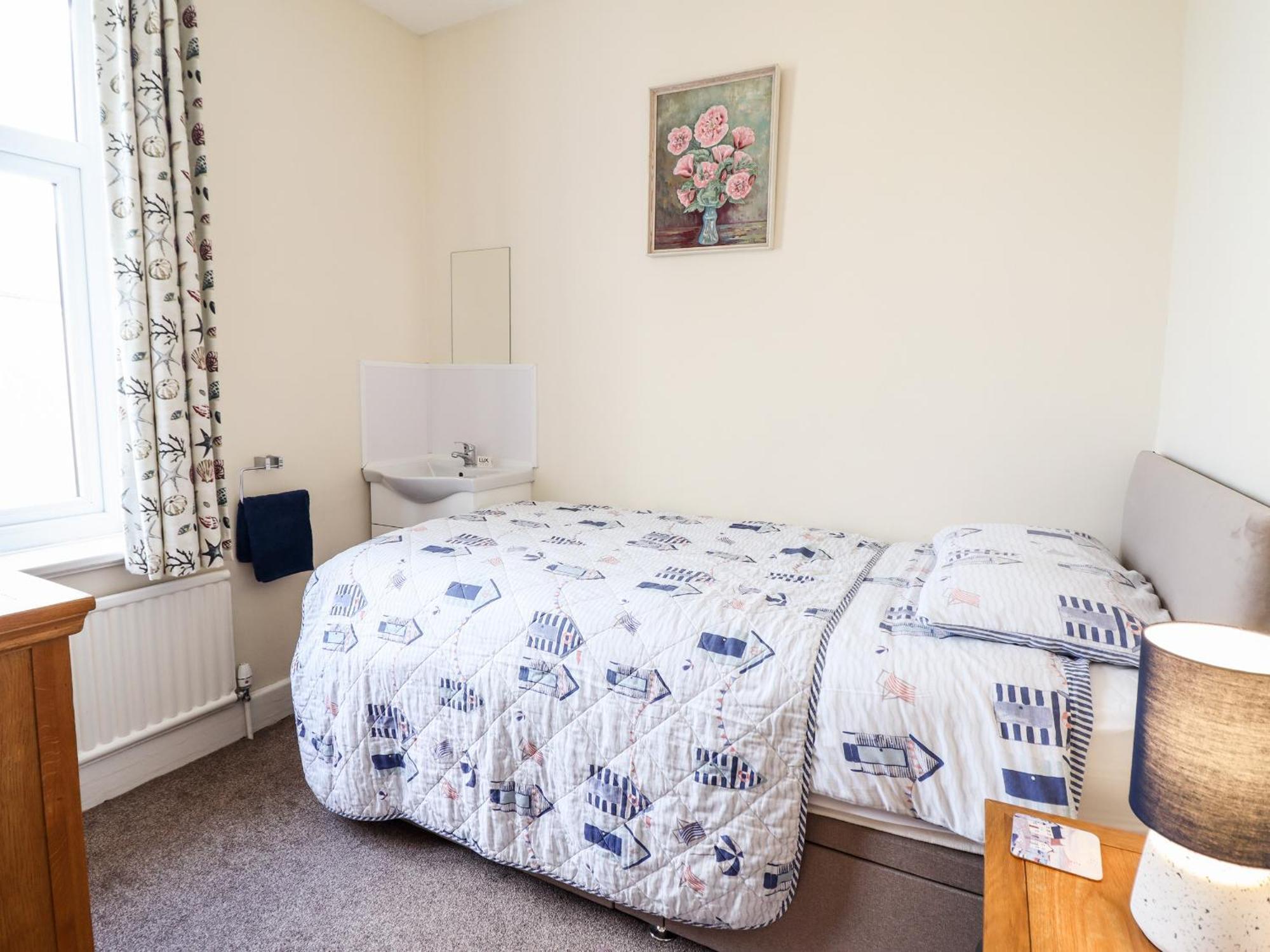 Meadway House Villa Rhôs-on-Sea Екстериор снимка